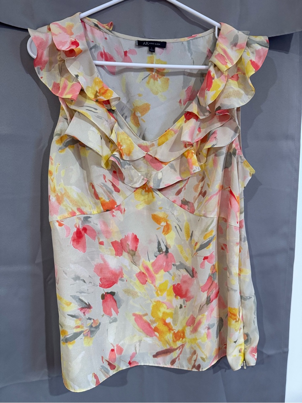 Anne Klein Cream Floral Ruffle V-Neck Sleeveless Camisole